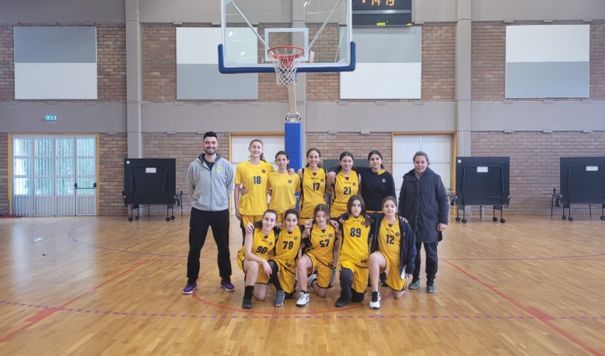 Junior girls basketball team